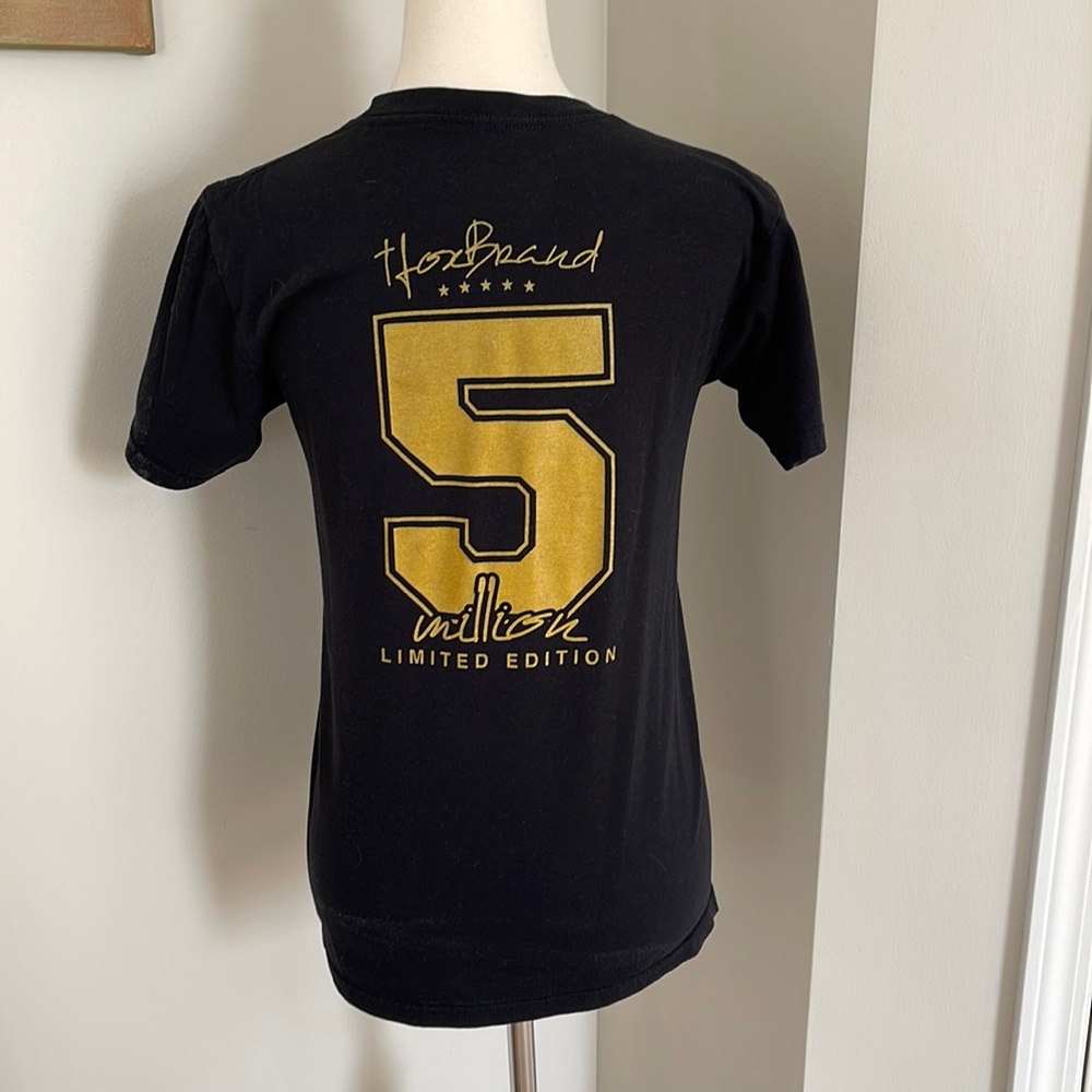 Tanner Fox 5 Million T-shirt Size Small